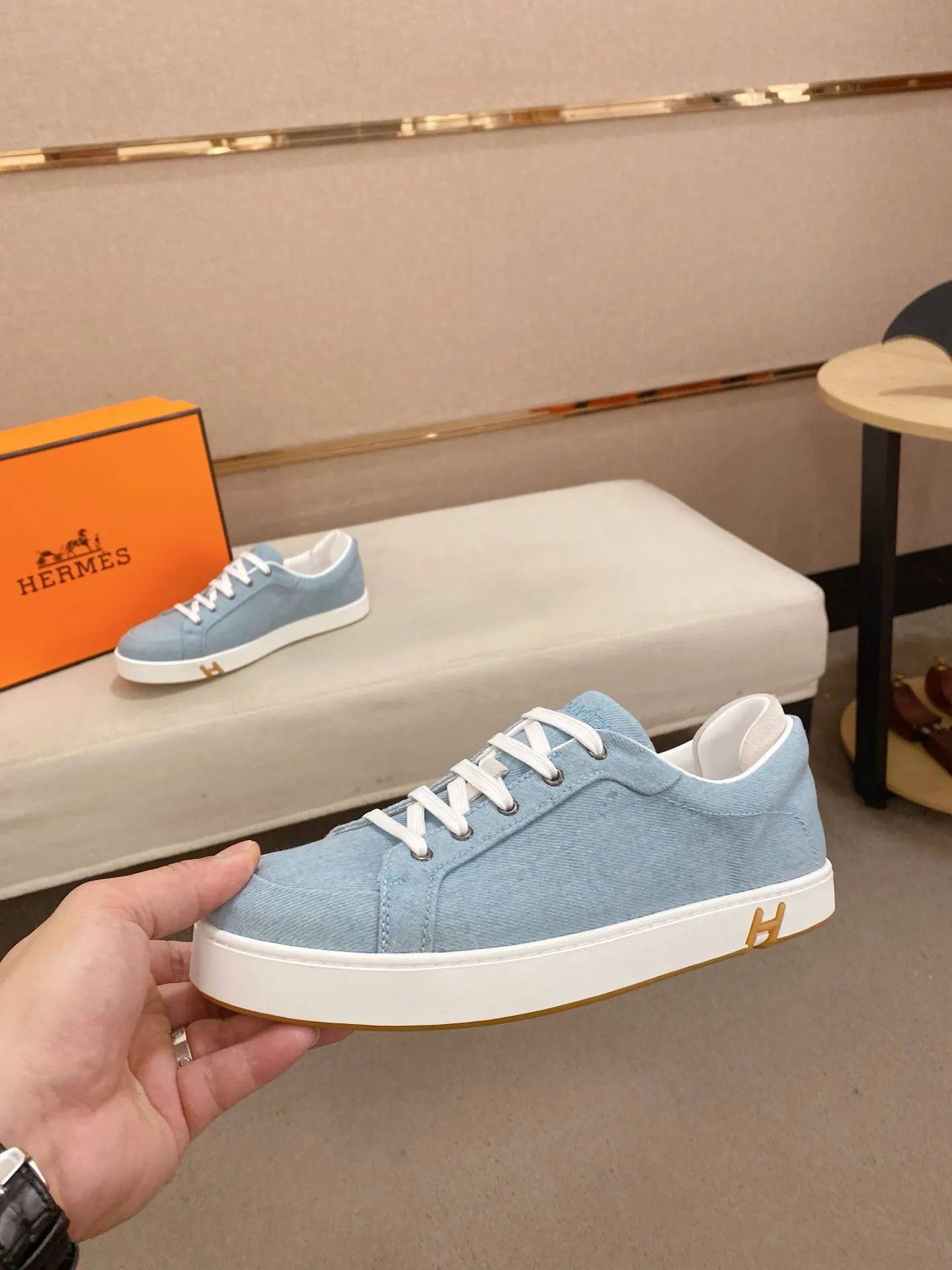Men's clothing and shoes💰: 442💰《HERMES》【Classic original single version】Hermès; top 🔝purchase agent🔍🔍men's latest 🇺🇸 counter sales simultaneously, imported from Italy original ▲▲cowhide ▲▲ (high-end, nobility, class) ) Exquisite workmanship (Italian 🇮🇹 imported water-dyed 🐂 cowhide lining) sole: original sole provided by the original factory, ⚠️exclusive double-layer activity·TPR·rubber·combined molded outsole; super comfortable·wear-resistant·non-slip·environmental protection The real thing is more beautiful if you take the real thing (high quality, follow the order). You can enter and exit the counter at will * Number of yards: 38-44 (45 can be customized and cannot be returned or exchanged)